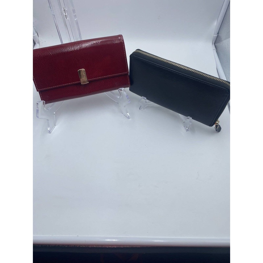 Two Wallet bundle 1st Liz Claiborn red wallet card index 2nd Lord Tayler Wallet